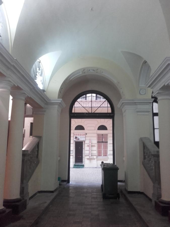 Black Dog Hostel Βουδαπέστη Εξωτερικό φωτογραφία
